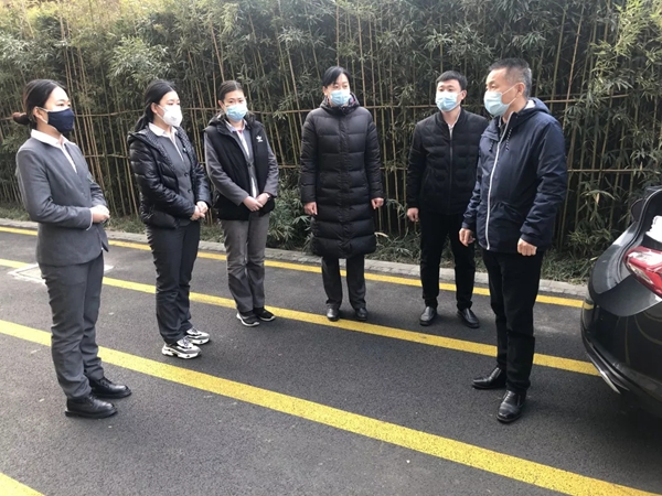 三箭物業(yè)人在一線(xiàn)，防疫工作進(jìn)行時(shí)2.jpg